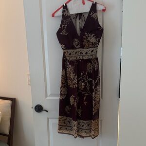 Stunning Jones NY halter dress.